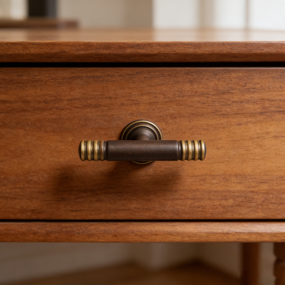 Vintage Elegant Brass Pendant Drawer Pulls