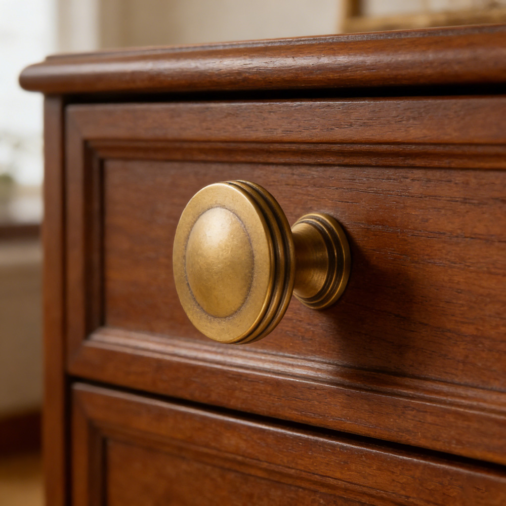 Vintage Elegant Brass Pendant Drawer Pulls