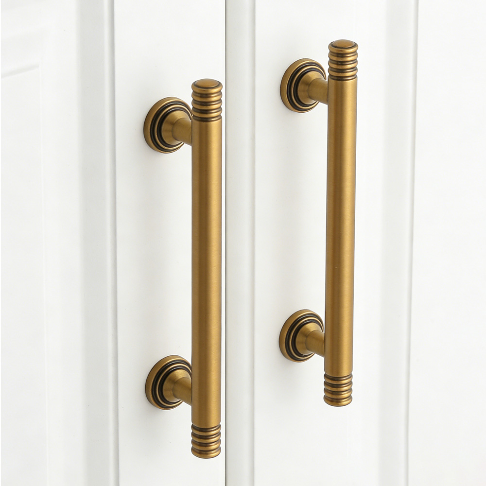 Vintage Elegant Brass Pendant Drawer Pulls