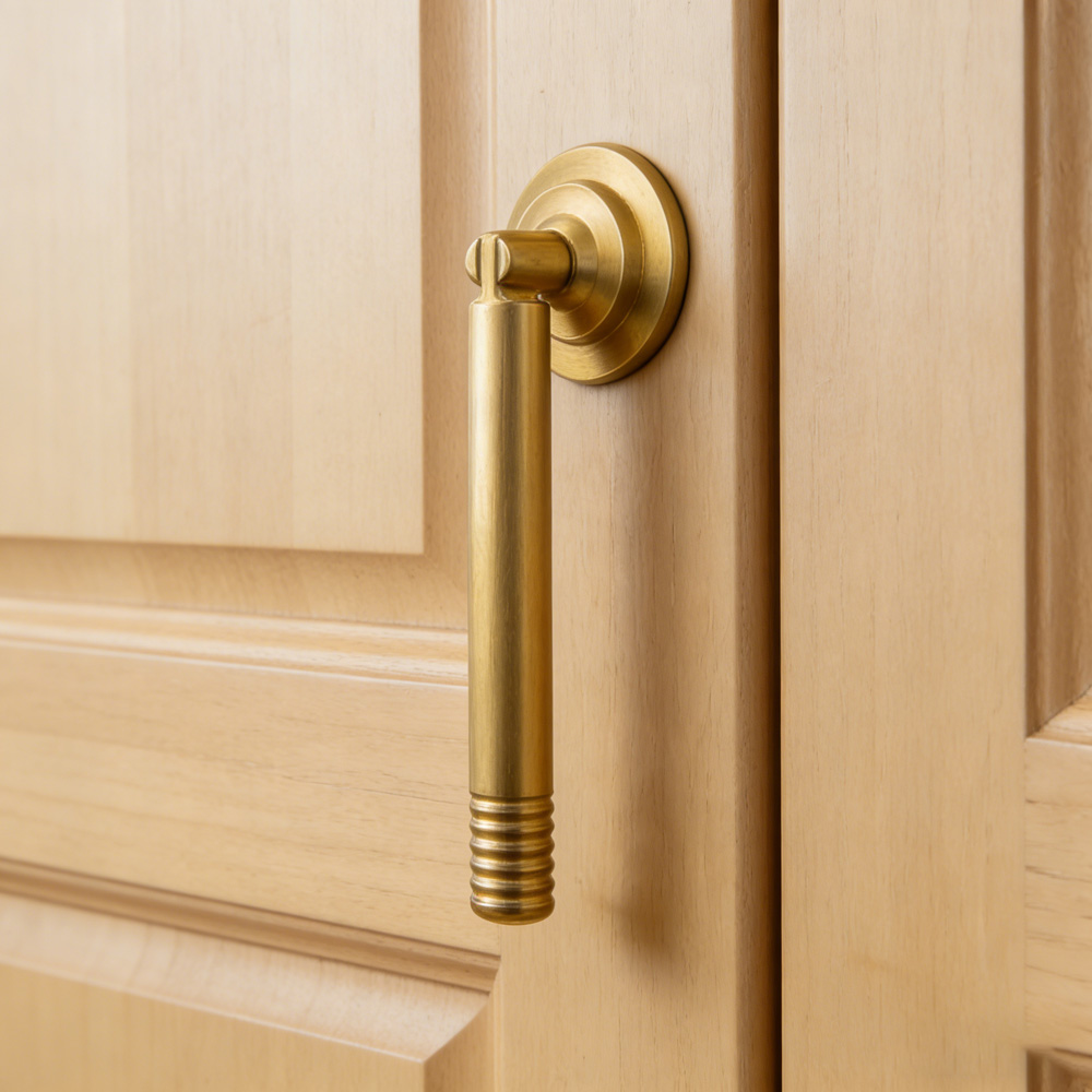 Vintage Elegant Brass Pendant Drawer Pulls