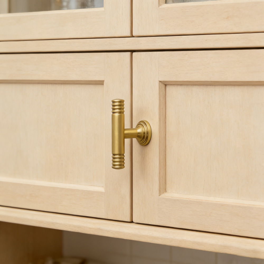 Vintage Elegant Brass Pendant Drawer Pulls