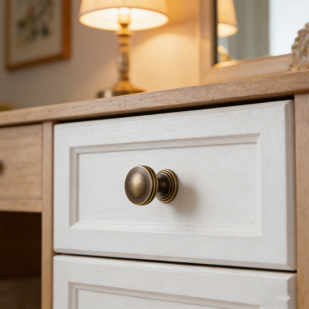 Vintage Elegant Brass Pendant Drawer Pulls