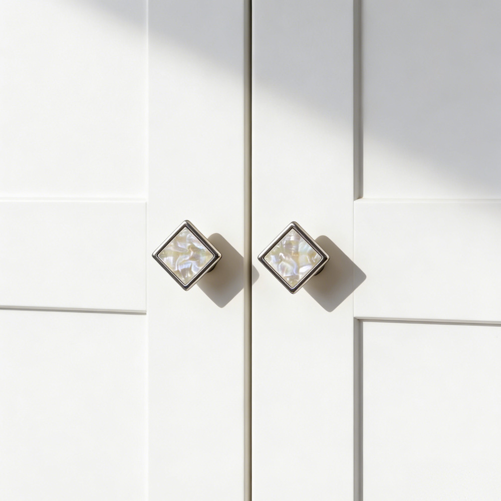 European Luxury Natural White Shell Brass Drawer Pulls