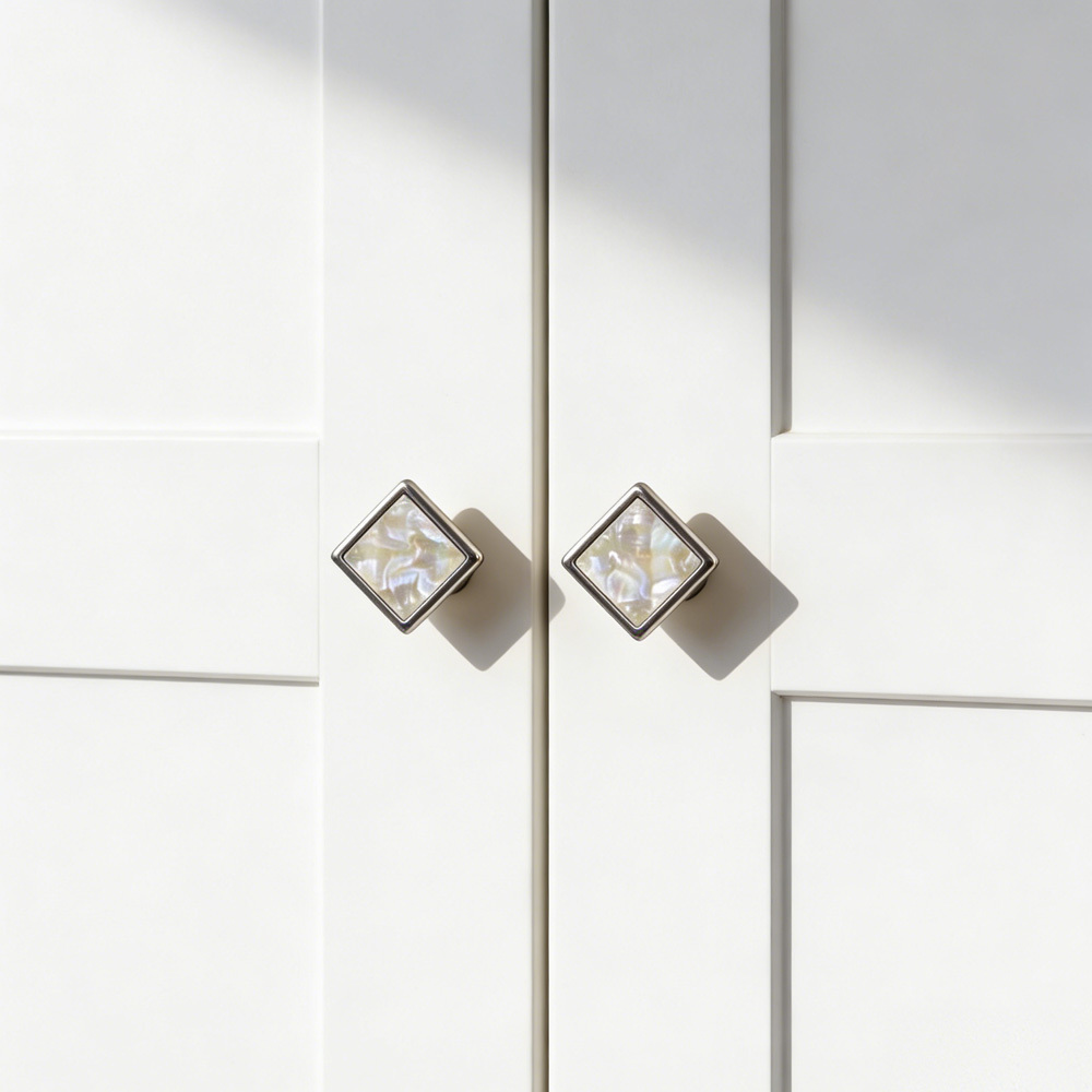 European Luxury Natural White Shell Brass Drawer Pulls