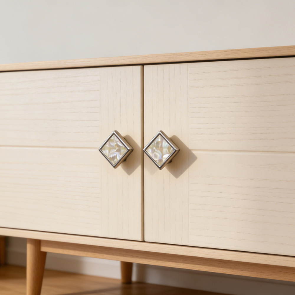 European Luxury Natural White Shell Brass Drawer Pulls