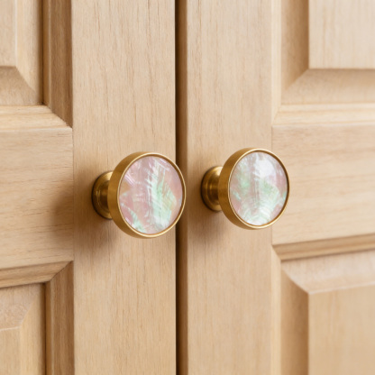 French Brass Natural Shell Drawer Knobs for Cabinets