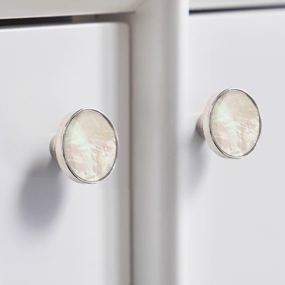 French Brass Natural Shell Drawer Knobs for Cabinets