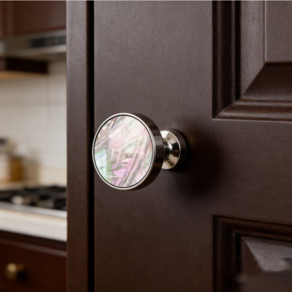 French Brass Natural Shell Drawer Knobs for Cabinets