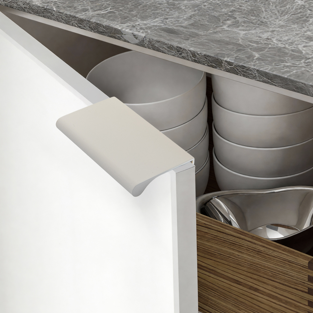 Modern Colorful Aluminum Edge Pulls for Kitchen Drawers