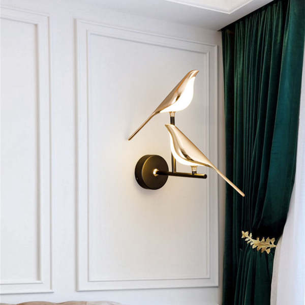 White Bird Standing Shape Nordic Resin Bird Wall Lamp - Creative Animal Bedside Decorative USB Night Light, Stylish Bird Perched Lamp for Bedroom and Living Room