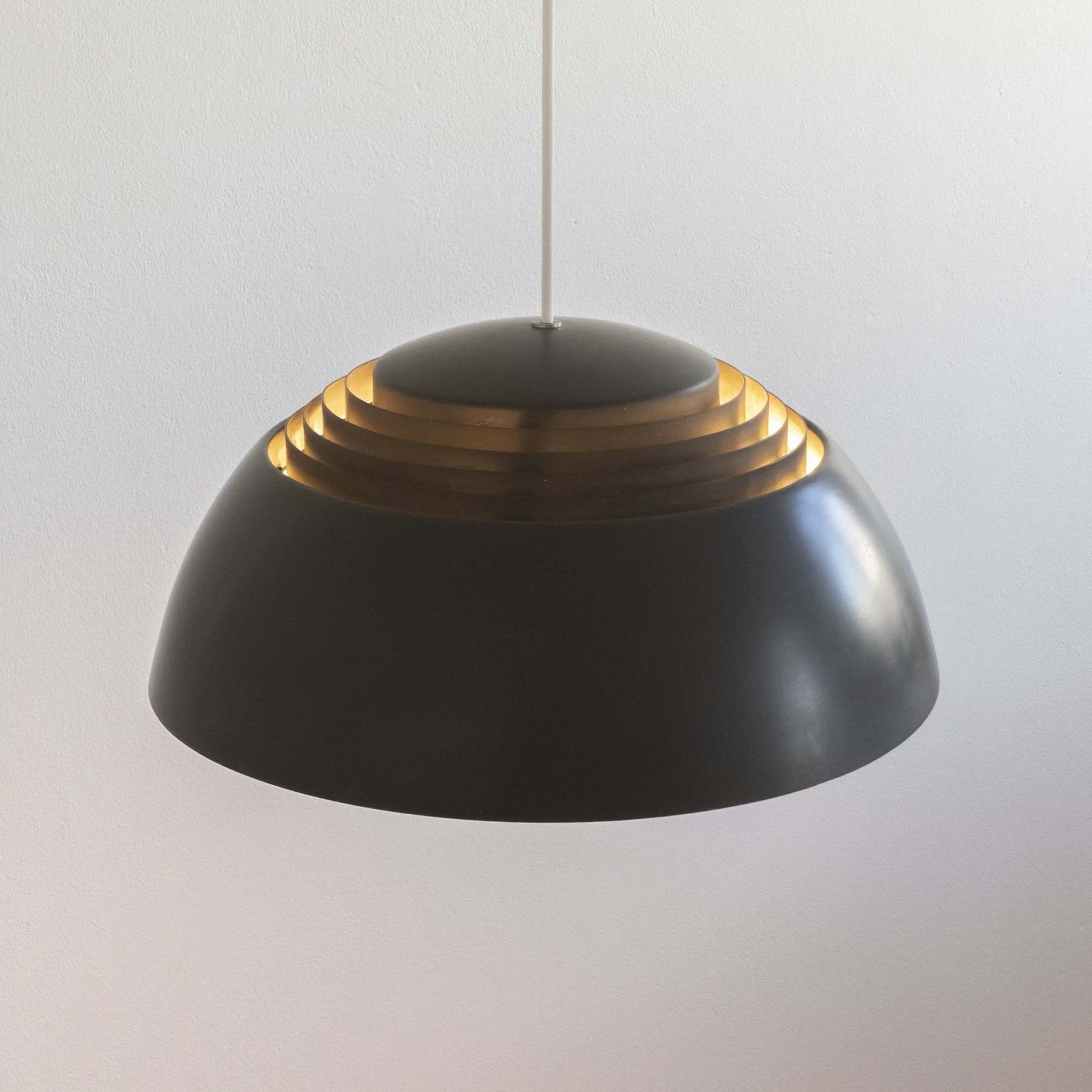 Modern Metal White Pendant Light For Dinning Table -Homdiy