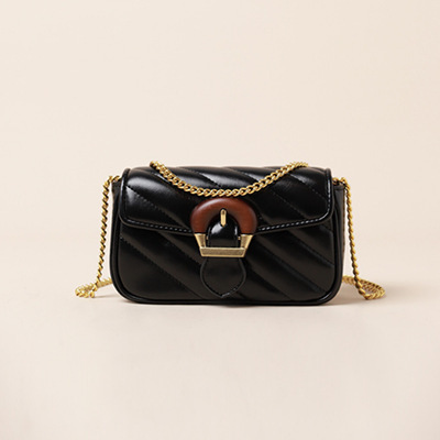 Nová móda 2023 Lehká luxusní letní dámská taška Všestranná malá vonná taška s vyšívaným řetízkovým designem Crossbody mini taška