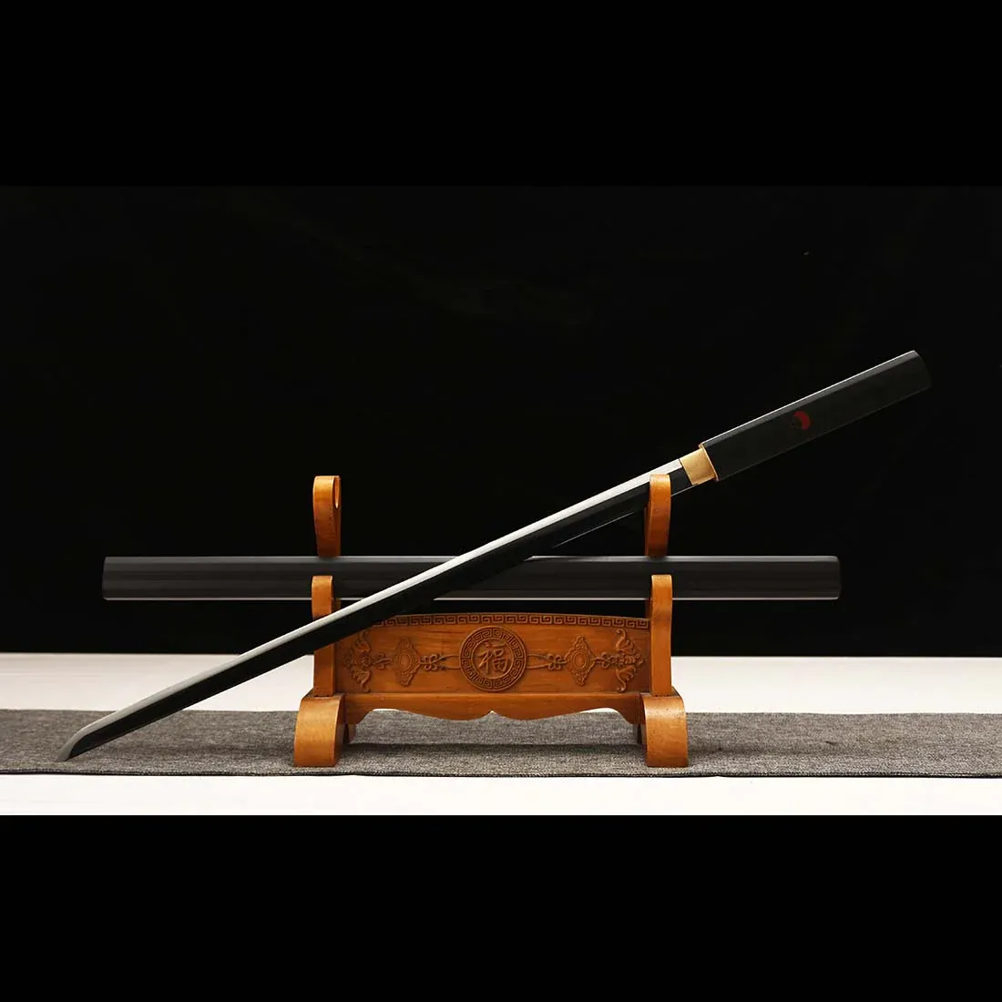 Ručně vyráběné anime NARUTO Sasuke Kusanagi-No-Tsurugi Sword ShirasayaNinja Sword 1060 uhlíková ocel černá čepel