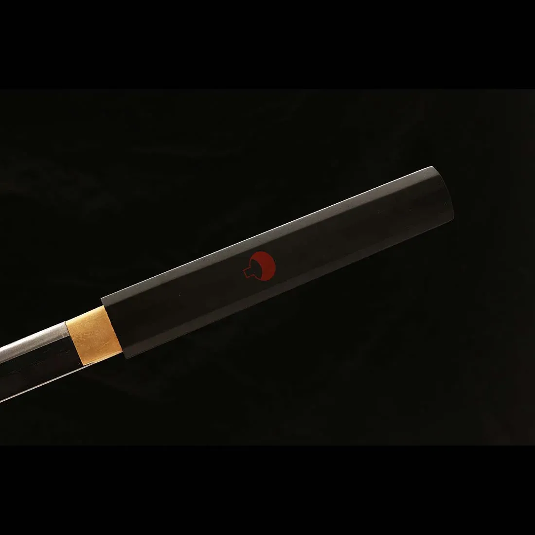 Ručně vyráběné anime NARUTO Sasuke Kusanagi-No-Tsurugi Sword ShirasayaNinja Sword 1060 uhlíková ocel černá čepel