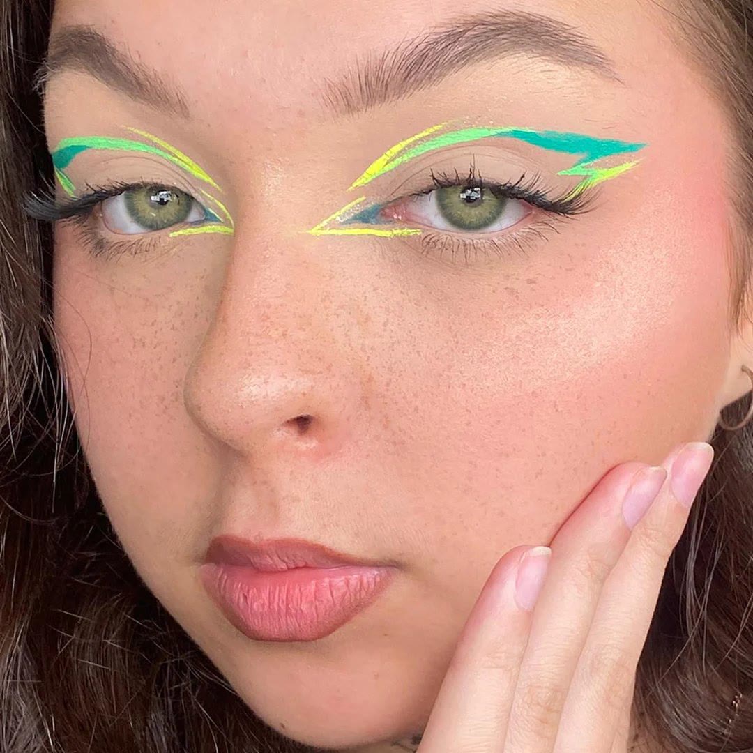 Coleyes New York III Green Yearly Prescription Colored Contacts - image 6