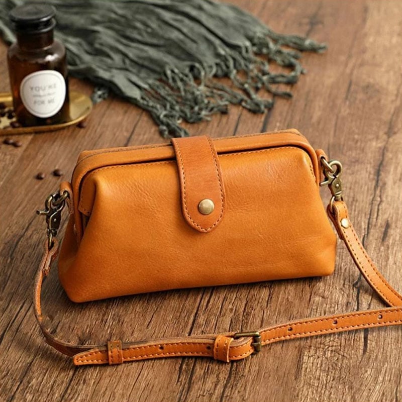 💥Hot Sale 49% OFF-  Premium Retro Handmade Bag