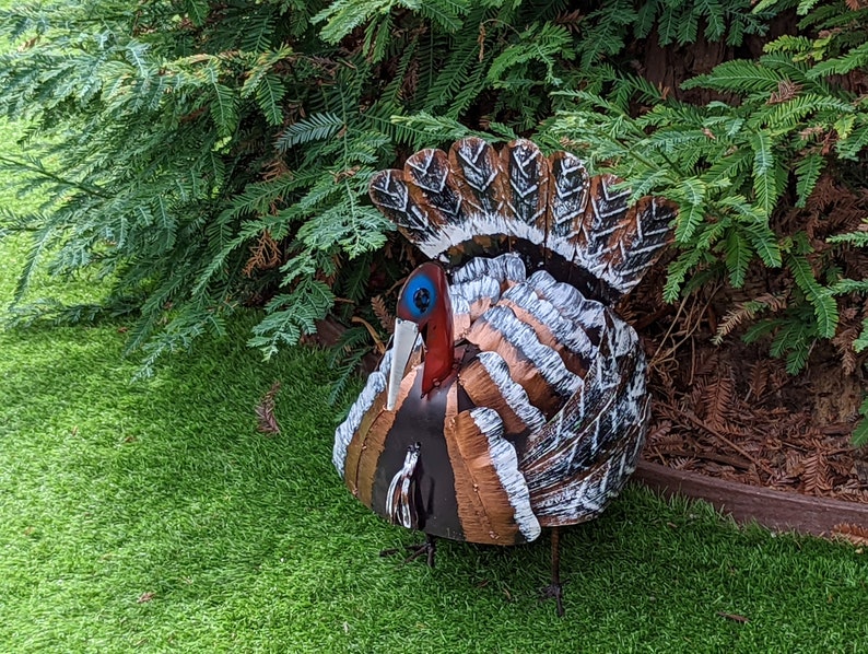 Thanksgiving Turkey Decorations | Outdoor Garden Art or Home Decor Table Centerpiece, Metal Turkey Decor in 3 Sizes