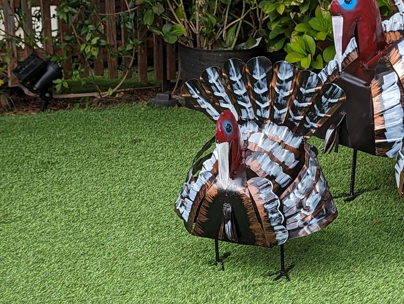 Thanksgiving Turkey Decorations | Outdoor Garden Art or Home Decor Table Centerpiece, Metal Turkey Decor in 3 Sizes