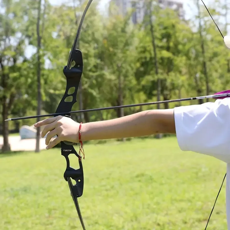 60LBS ILF Recurve Bow Kit Hunting & Target, Wood Grip