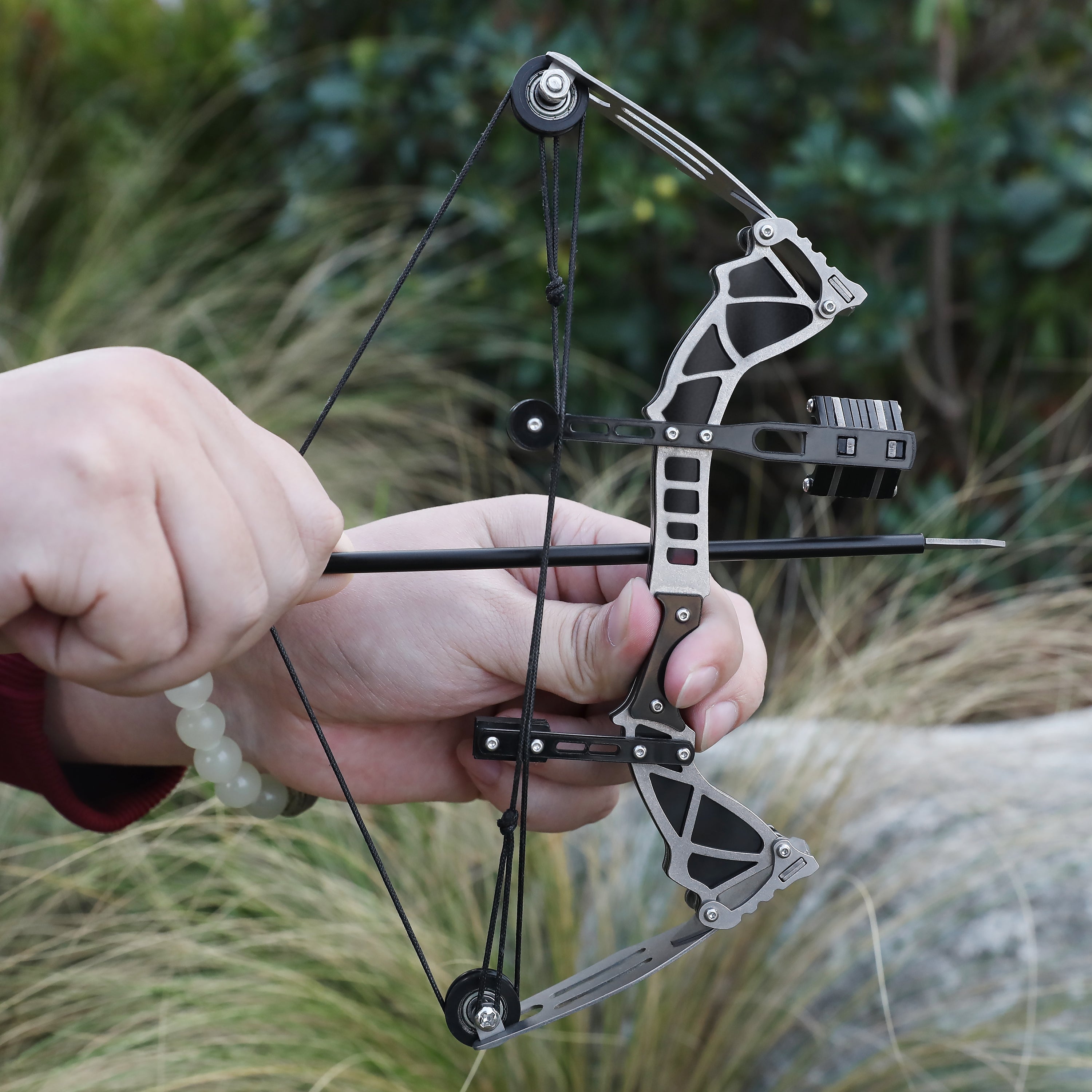 bow arrow hunting
