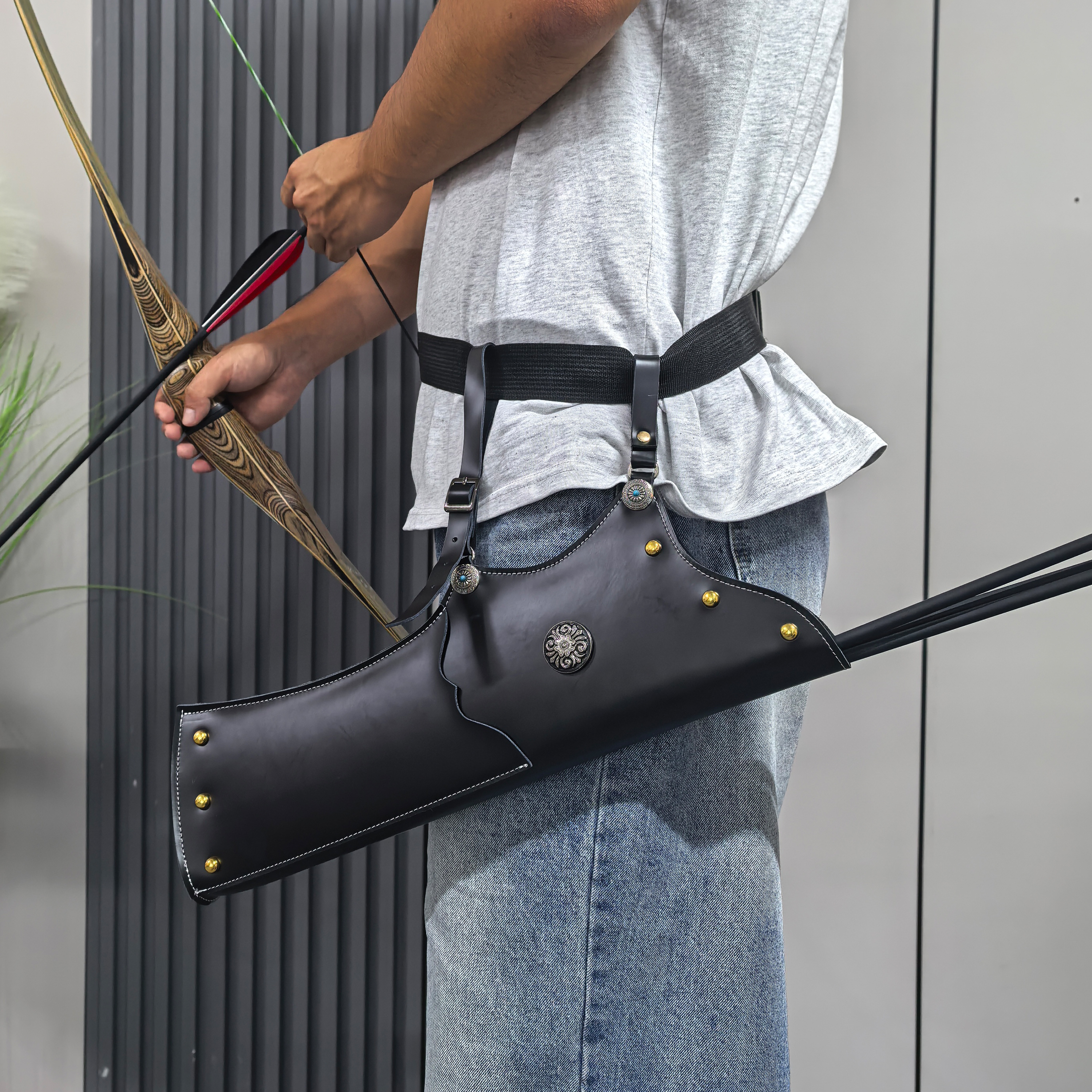 Traditional Leather Archery Quiver Handmade Cowhide Back Waist Arrow Holder
