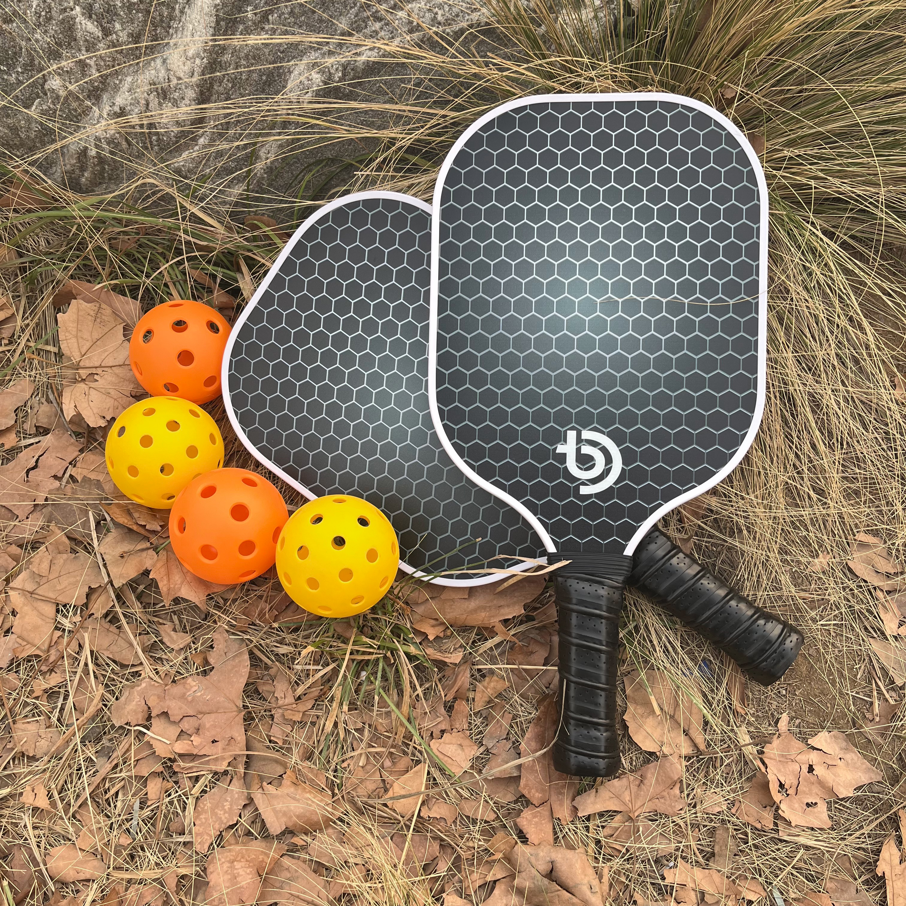 Pickleball Paddle Set – Carbon Fiber with Honeycomb Core for Outdoor Men & Women
