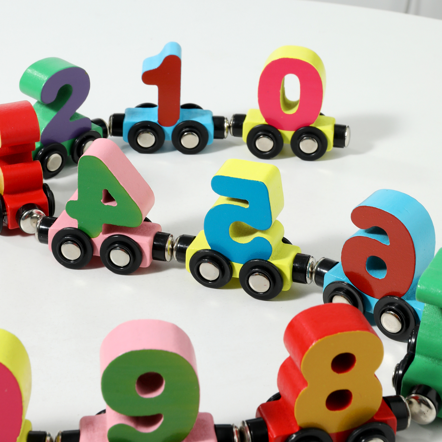 12-section magnetic digital car