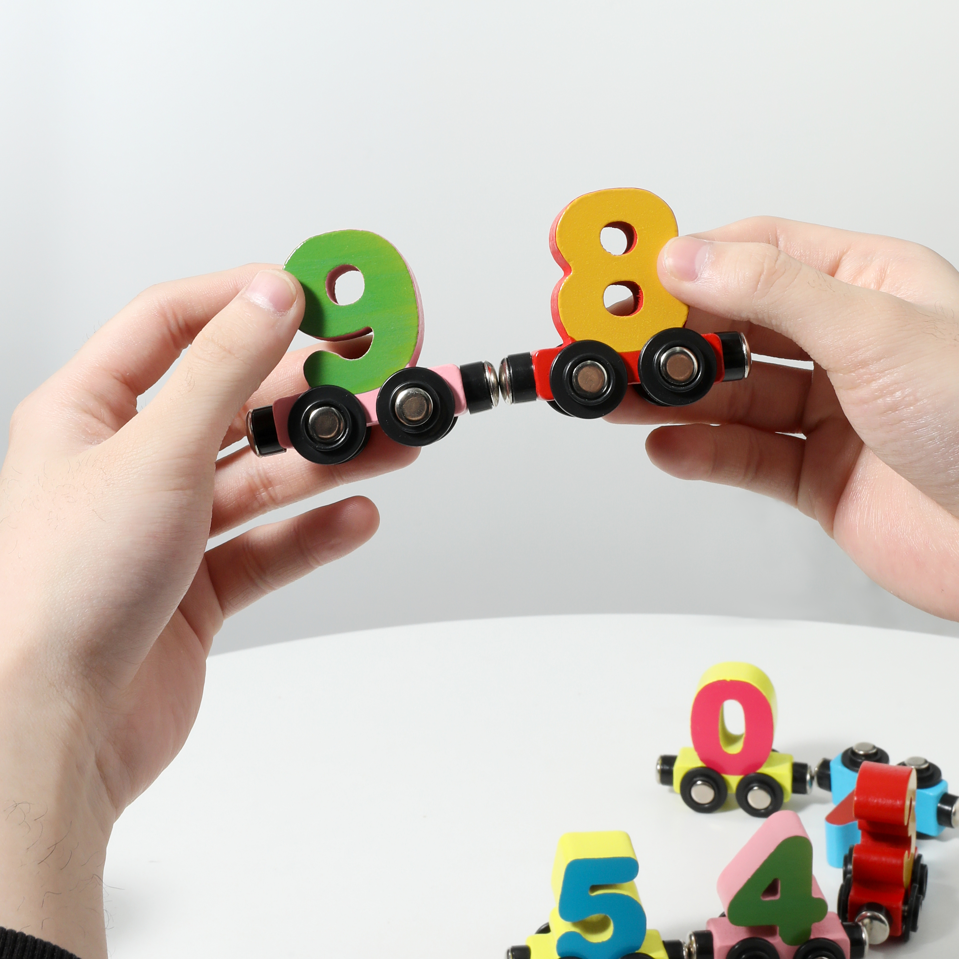 12-section magnetic digital car