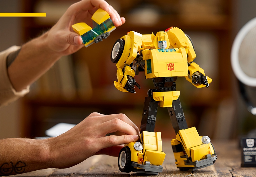 Close-up of ion blaster and jetpack features