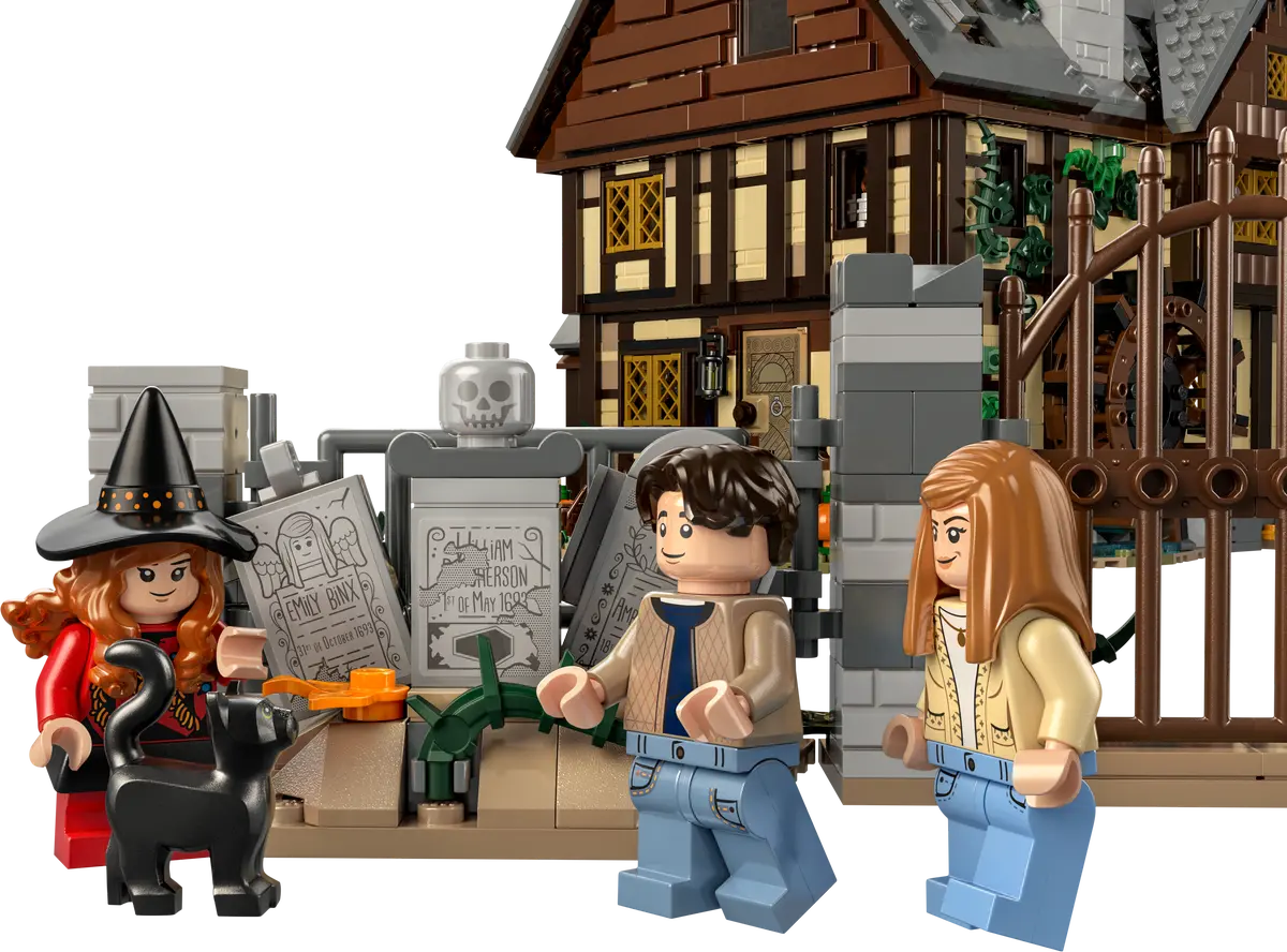 Disney Hocus Pocus: The Sanderson Sisters' Cottage