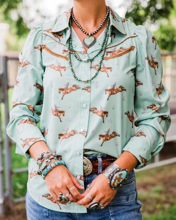 Pearl Snap Long Sleeve Top