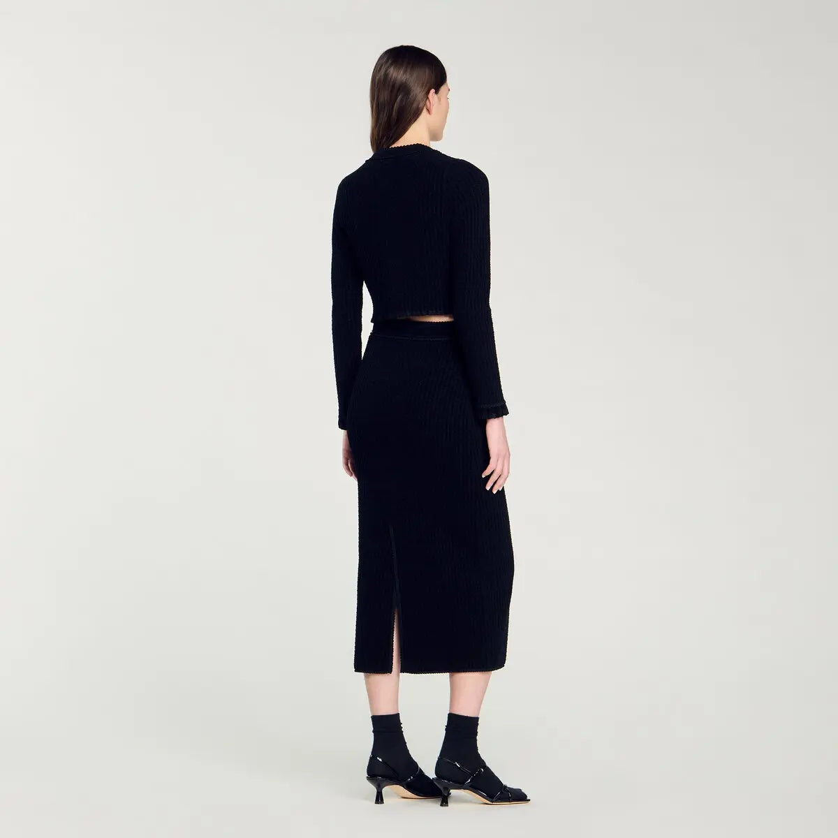 Velvet-texture cropped knitted cardigan in noir