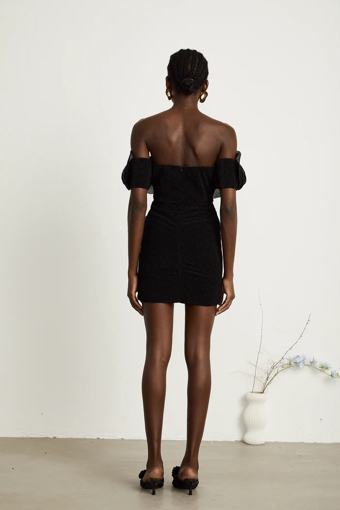 XAVIERA STRAPLESS FLORAL WRAP HIP MINI DRESS IN BLACK