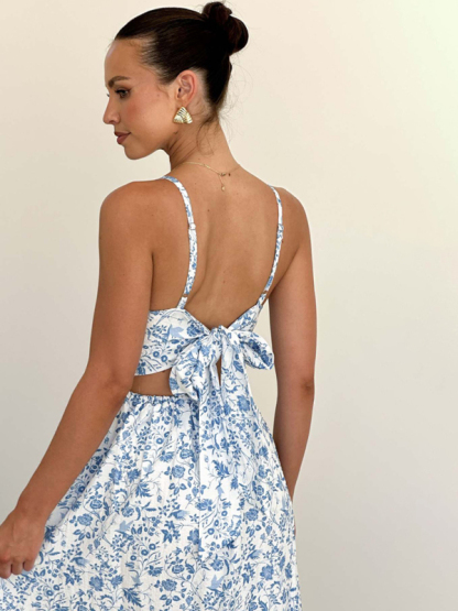 New V-neck waist holiday long dress sexy backless bow tie dress-chiquechics