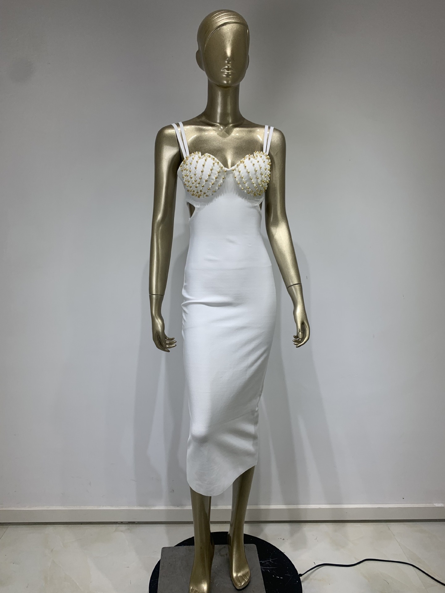 Bandage dress European and American fashion sexy diamond chain halter skirt party party dress-chiquechics