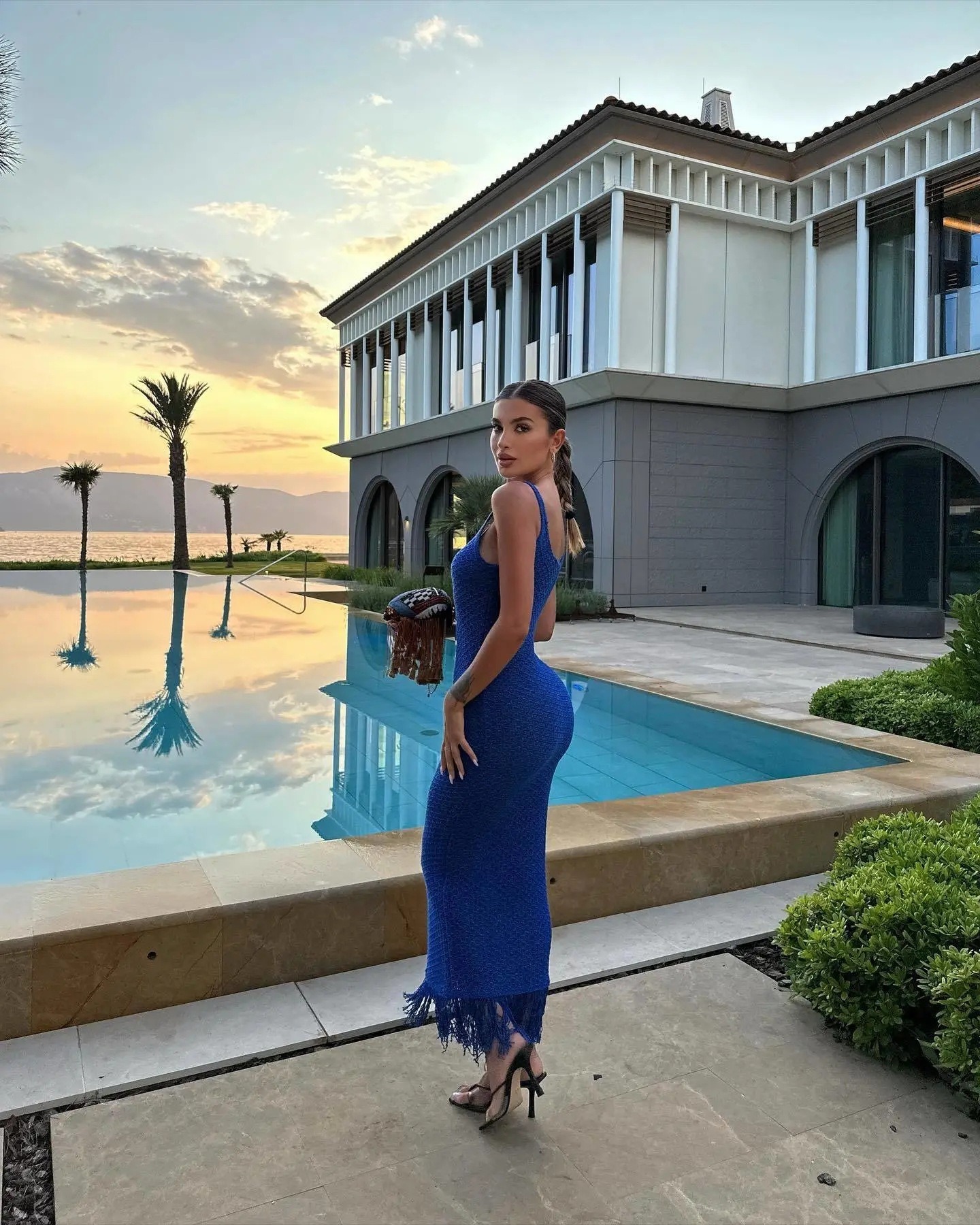 ummer Sexy Dresses Woman Trendy Blue Square Collar Tassel Decorate Sleeveless Pullover Female Knitting Long Dresses-chiquechics
