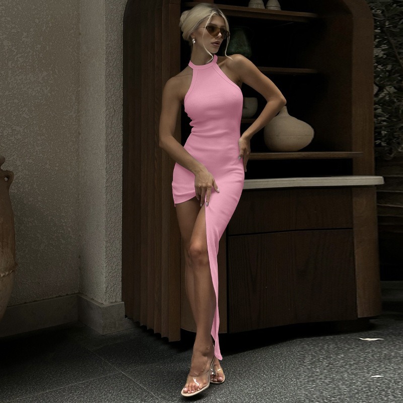 Fashionable and sexy backless split neck sleeveless dress with hanging neck-chiquechics