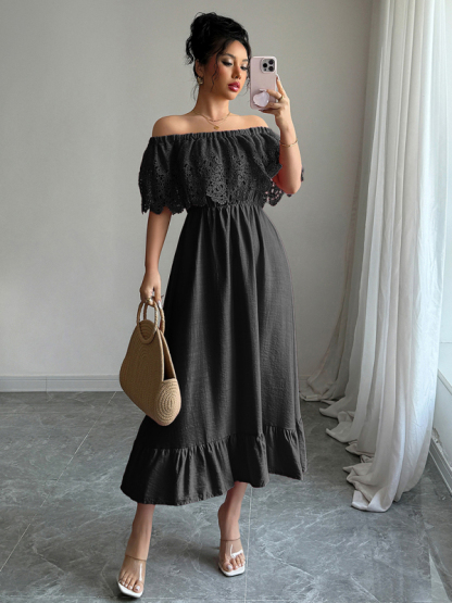 Elegant off-the-shoulder A-line maxi dress-chiquechics