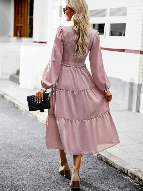 Elegant and elegant dress with ruffles and V-neck-chiquechics