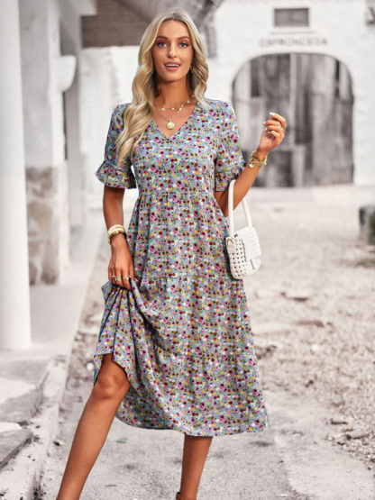 Elegant V-neck short-sleeved holiday dress-chiquechics
