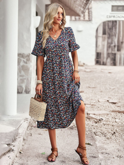 Elegant V-neck short-sleeved holiday dress-chiquechics