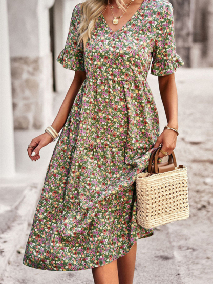Elegant V-neck short-sleeved holiday dress-chiquechics