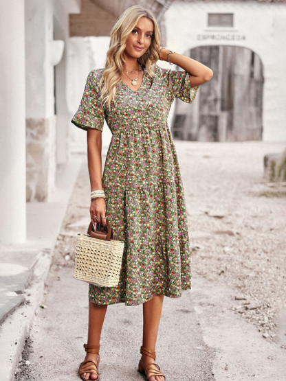 Elegant V-neck short-sleeved holiday dress-chiquechics