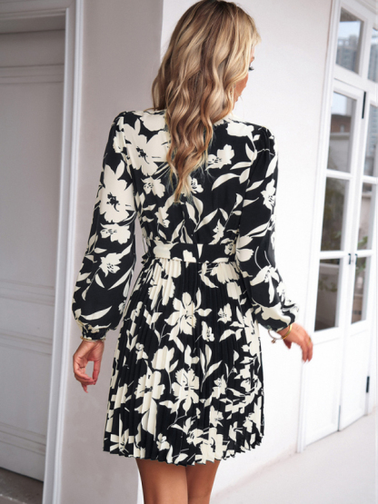 Vacation casual long-sleeved round neck pleated dress-chiquechics
