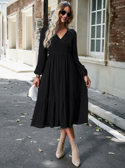 Elegant lace solid color V-neck dress-chiquechics
