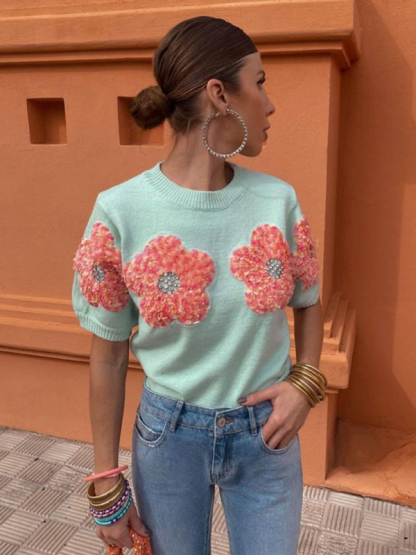 New contrasting flower sweet pink round neck short-sleeved sweater-chiquechics