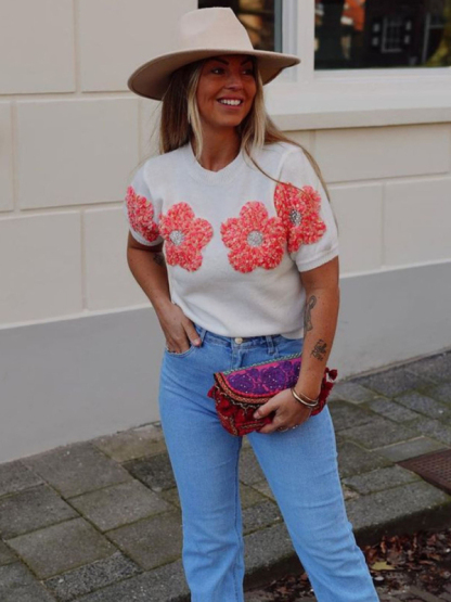 New contrasting flower sweet pink round neck short-sleeved sweater-chiquechics