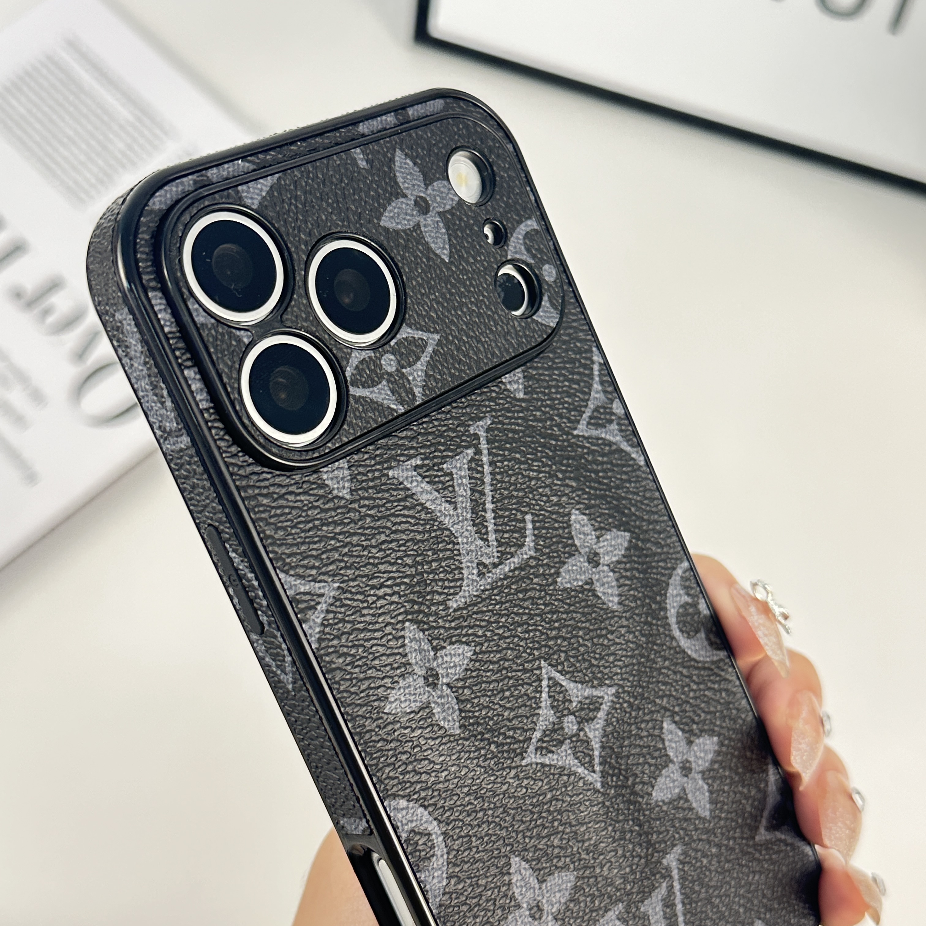 Elegant Leather Monogram Magnetic iPhone Case（Magsafe） For iPhone 17 Series-CMLV047