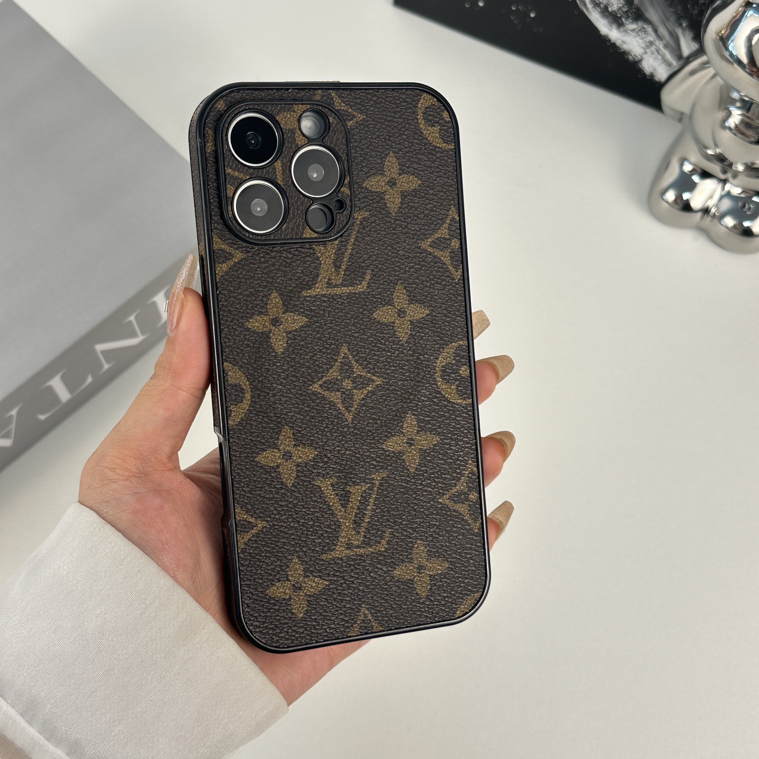 Leather Monogram Magnetic iPhone Case（Magsafe） For iPhone 17 Series-CMLV061