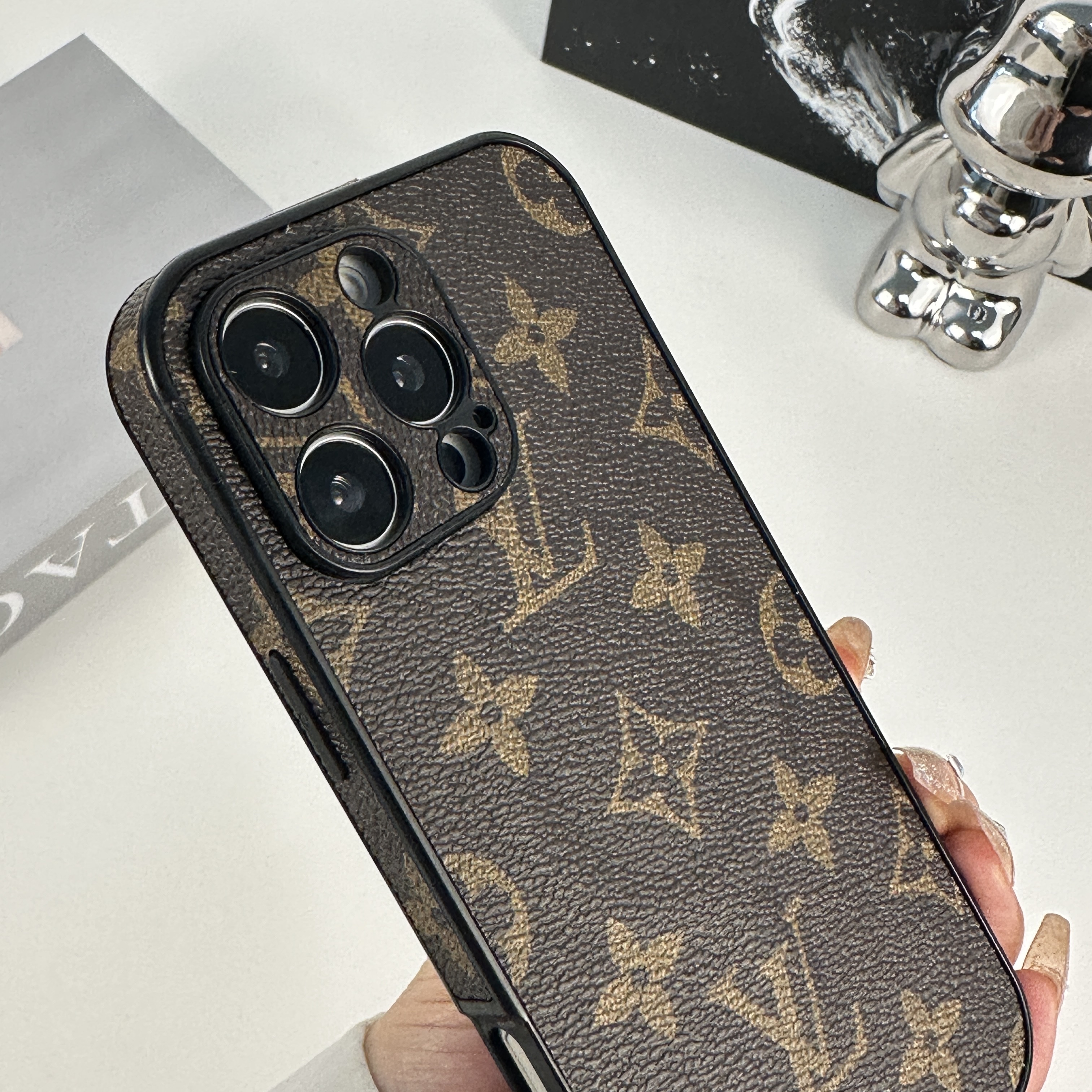 Leather Monogram Magnetic iPhone Case（Magsafe） For iPhone 17 Series-CMLV061